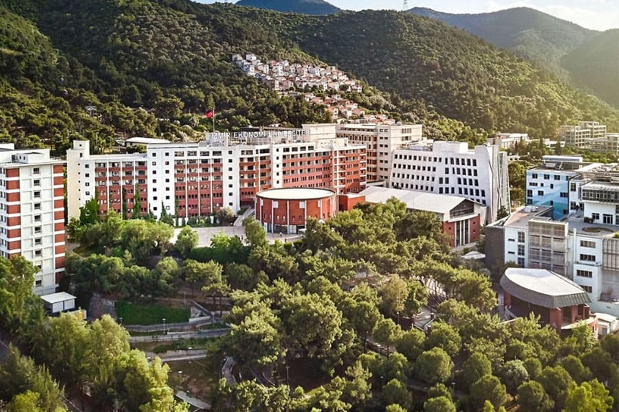جامعة إزمير للاقتصاد (Izmir University of Economics).jpg