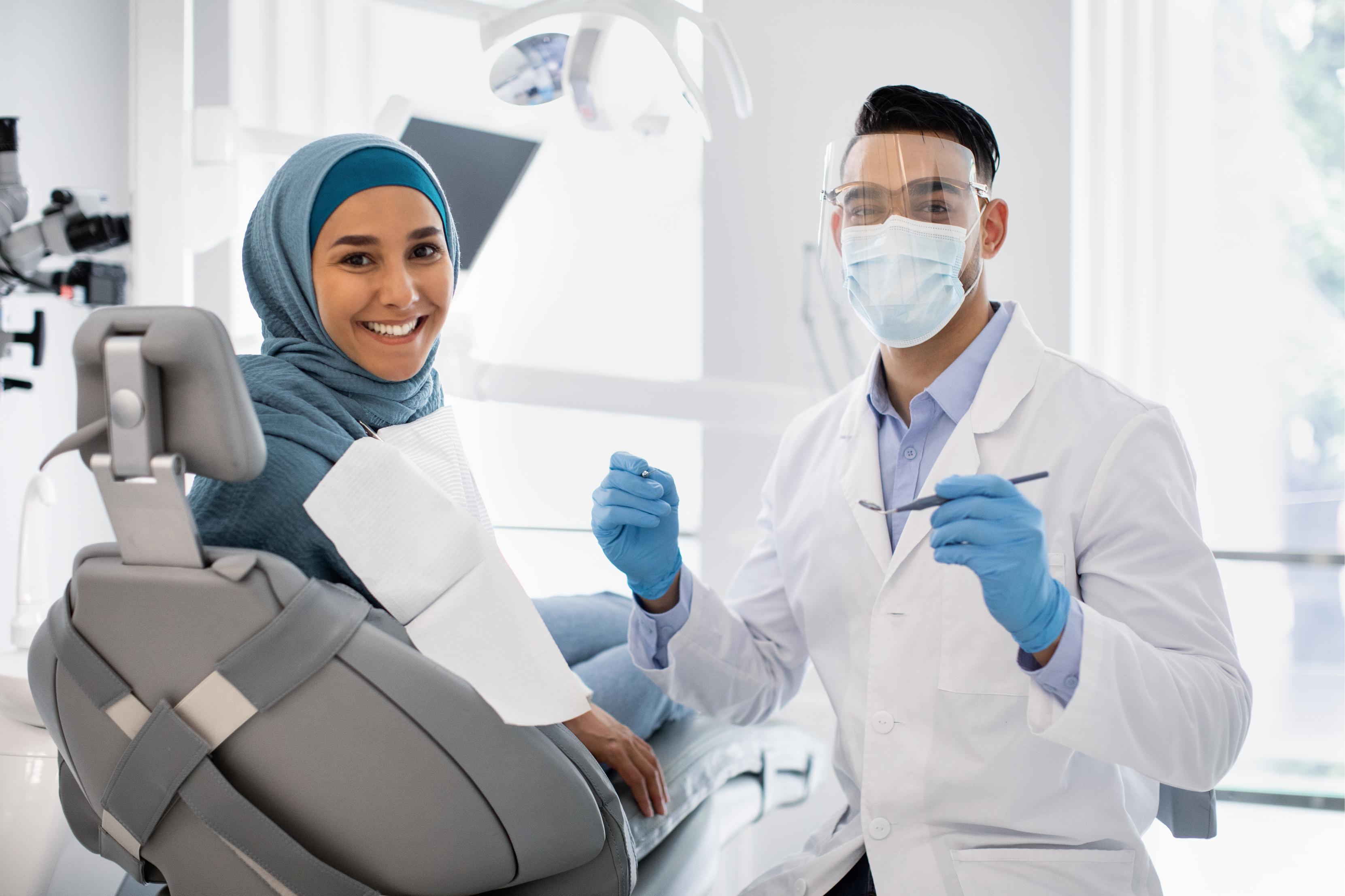 root-canal-treatment-stomatologist-in-medical-ma-2023-11-27-05-18-01-utc (1).jpg